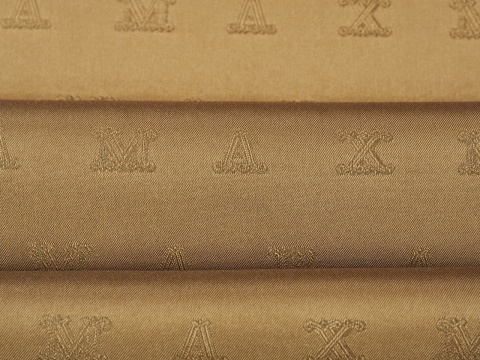 podszewka w kolorze ciemnym beżowym