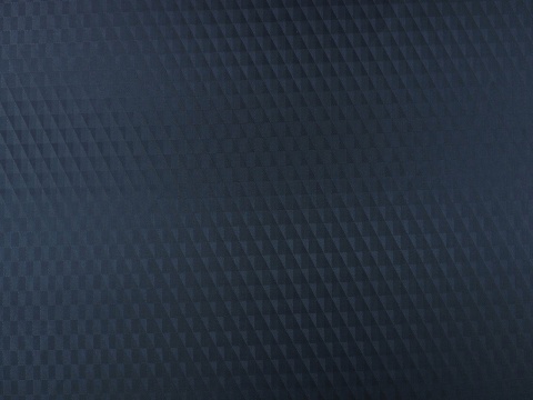 czarna podszewka w deseń w trójkąty