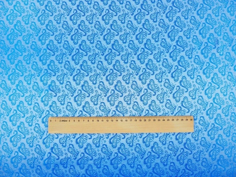 niebieska podszewka w paisleye