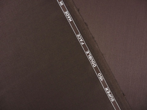 wełna elastyczna w kolorze brązowym