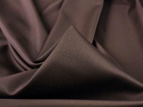 wełna elastyczna w kolorze brązowym