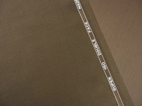 wełna elastyczna w kolorze brązowo-oliwkowym