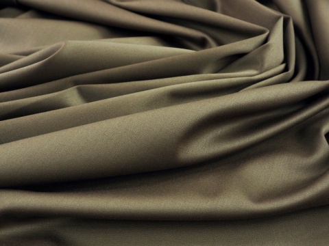 wełna elastyczna w kolorze khaki oliwka