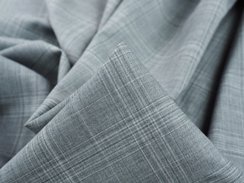 szara wełna w delikatną kratkę