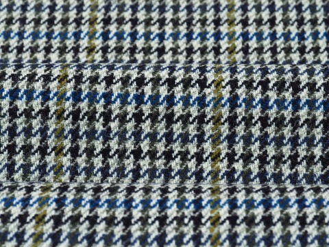 tkanina wełna w drobną pepitkę i delikatną kratkę