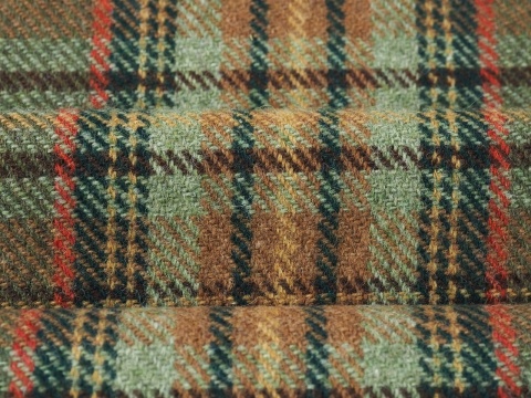 wełna z frędzlami w kratkę