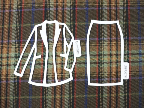 wełna z frędzlami w kratkę