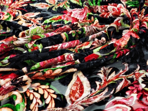 welur devore w indyjskie kwiaty na czerni