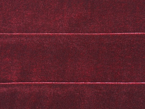 welur z jedwabiem w kolorze ciemnego bordo