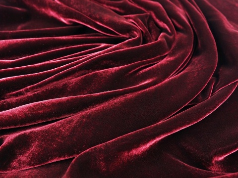 welur z jedwabiem w kolorze ciemnego bordo