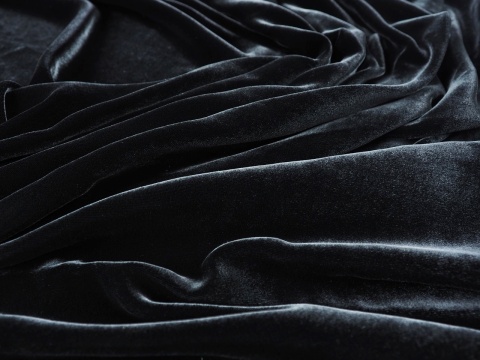 czarny welur z jedwabiem