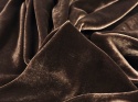 welur z jedwabiem w kolorze ciemnego brązu