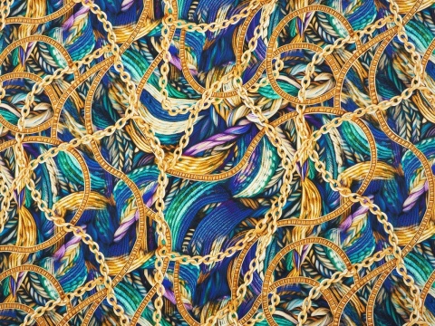 jedwab w złote łańcuszki i dzianinowe sploty