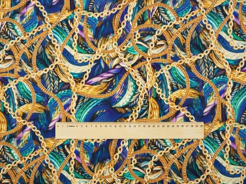 jedwab w złote łańcuszki i dzianinowe sploty