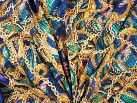 jedwab w złote łańcuszki i dzianinowe sploty