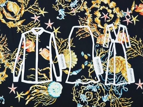 czarny jedwab w morskie motywy