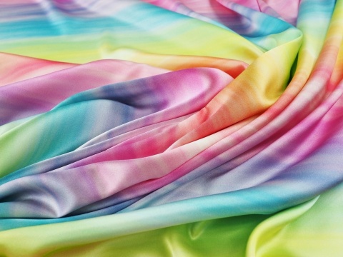 jedwab w kolorowy, tęczowy gradient