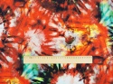 jedwab w tie-dye z czerwienią