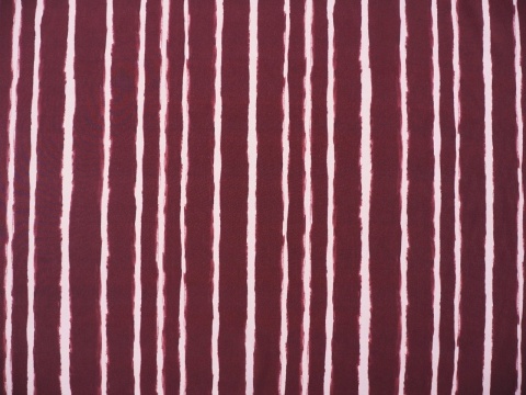burgundowy jedwab w jasne, pionowe paski