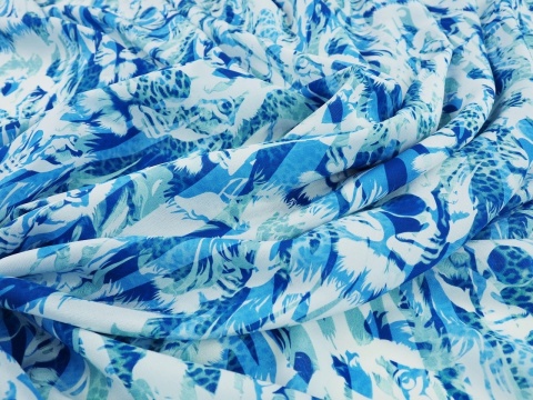 jedwab w zwierzęce motywy niebieskie