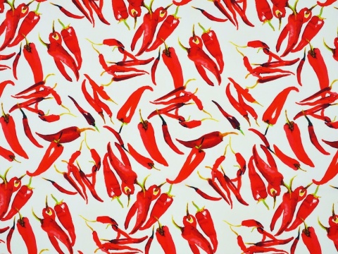 biały jedwab w czerwone papryczki chili