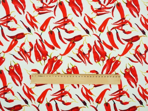 biały jedwab w czerwone papryczki chili