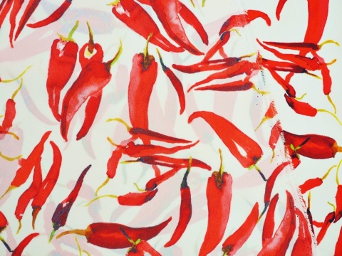 biały jedwab w czerwone papryczki chili