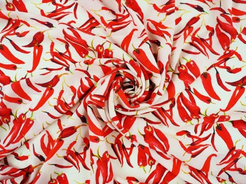 biały jedwab w czerwone papryczki chili