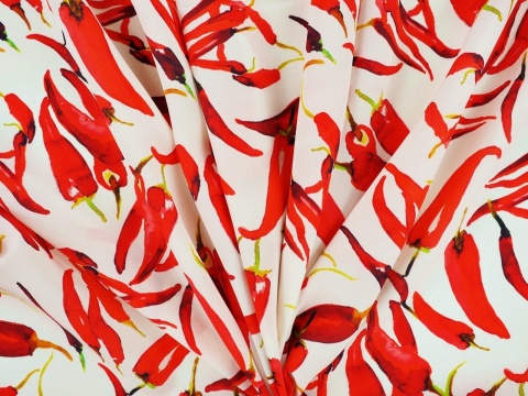 biały jedwab w czerwone papryczki chili