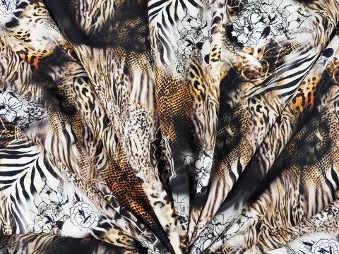 jedwab w zwierzęce motywy oraz kwiaty i czaszki