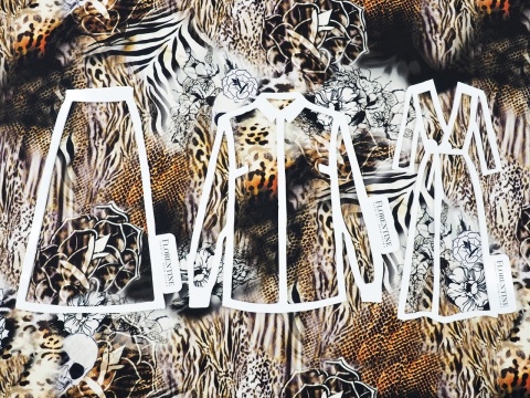 jedwab w zwierzęce motywy oraz kwiaty i czaszki