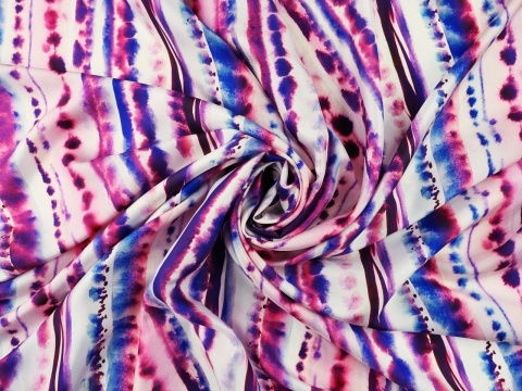 biały jedwab w pionowe, akwarelowe pasy - fioletowe i niebieskie