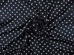 czarny jedwab w białe kropki