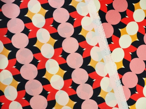 jedwab w geometryczny deseń w stylu retro