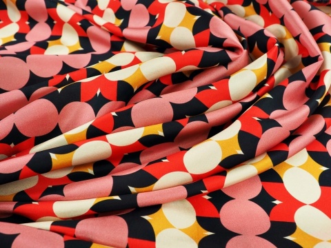 jedwab w geometryczny deseń w stylu retro