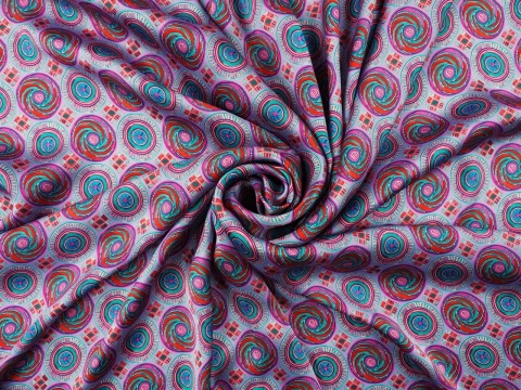 fioletowa satyna jedwabna w ozdobne koła w stylu etno