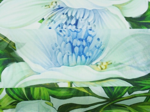 biały jedwab szyfon w jasne kwiaty