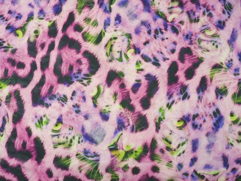 jedwab szyfon we fioletową panterkę i kocie oczy