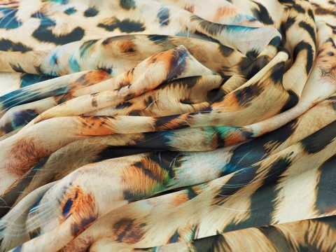 szyfon w duże cętki i kocie oczy