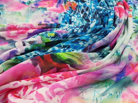 jedwab szyfon w kwiaty i skórę węża