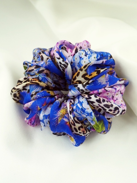 jedwabna guma do włosów typu scrunchie florentine