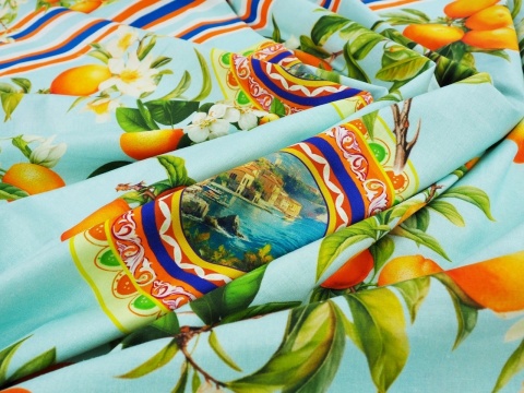 len z wiskozą w kolorze błękitu w pomarańcze i medaliony z krajobrazem