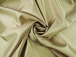 podszewka w kolorze szampańskiego beżu