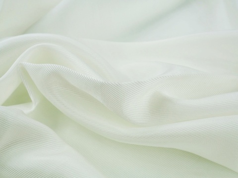 podszewka wiskozowa w kolorze jasnej śmietanki