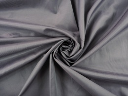 podszewka w kolorze popielatym