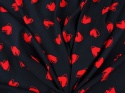 czarna wiskoza w czerwone serca