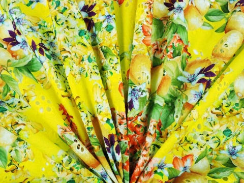 żółta bawełna ażurowa w gęste kwiaty i cytryny