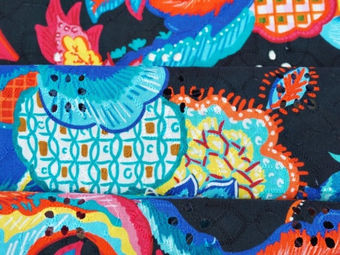 czarna bawełna ażurowa w kolorowe, indyjskie kwiaty