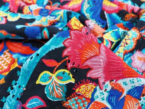 czarna bawełna ażurowa w kolorowe, indyjskie kwiaty