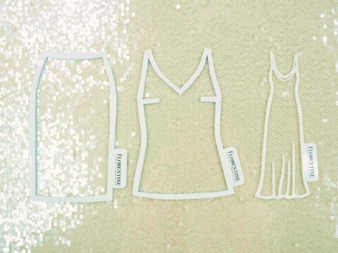 jasny tiul z przejrzystymi cekinami